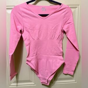 MRGINT Bodysuit in Pink Size Medium V Neck Long Sleeved Snap Closure NWOT